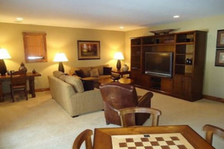Room 10 of 14
