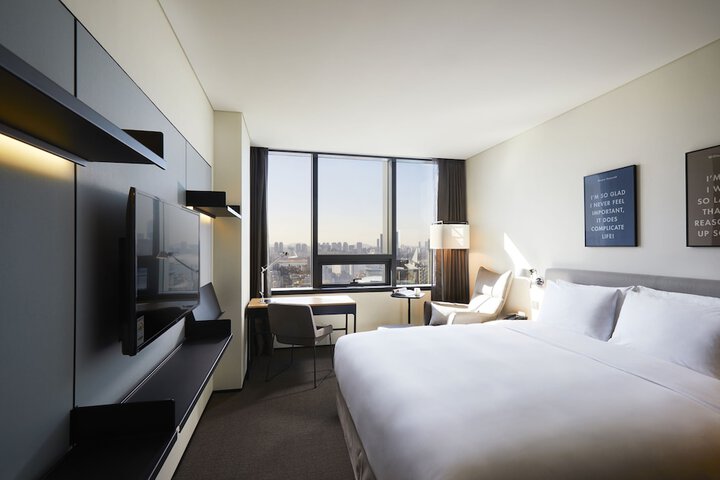 Room 7 of 30