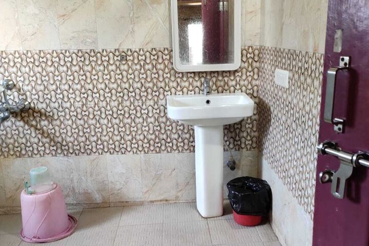 Room 16 of 21