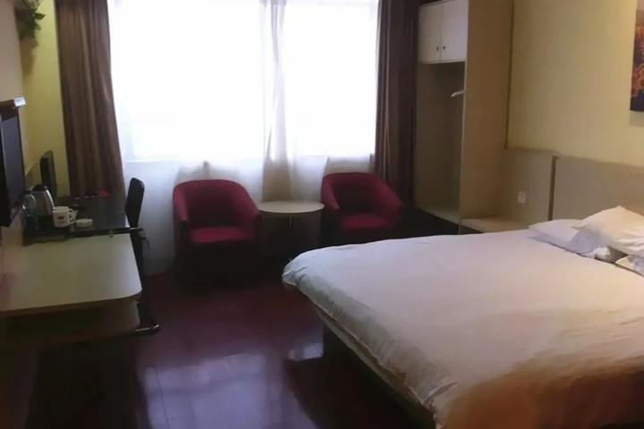 Room 6 of 17