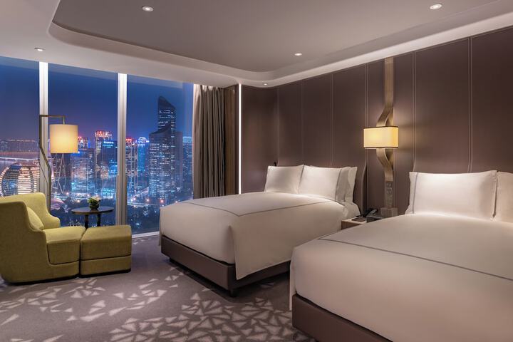 Room 27 of 84