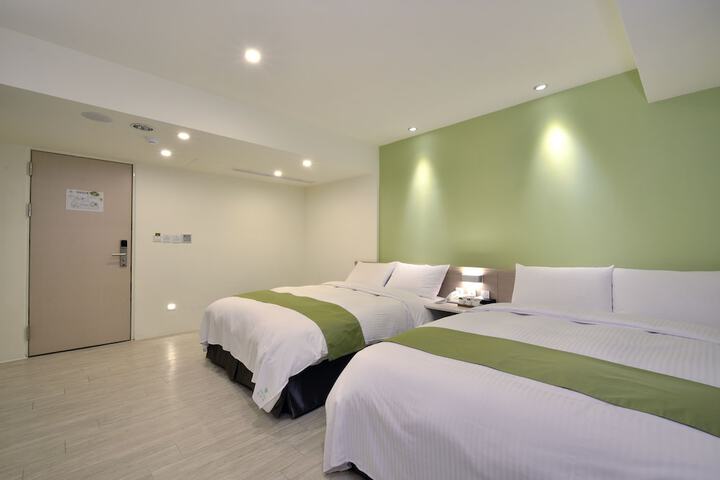 Room 10 of 62
