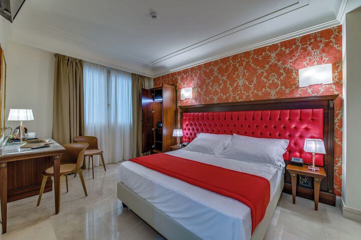 Room 44 of 87