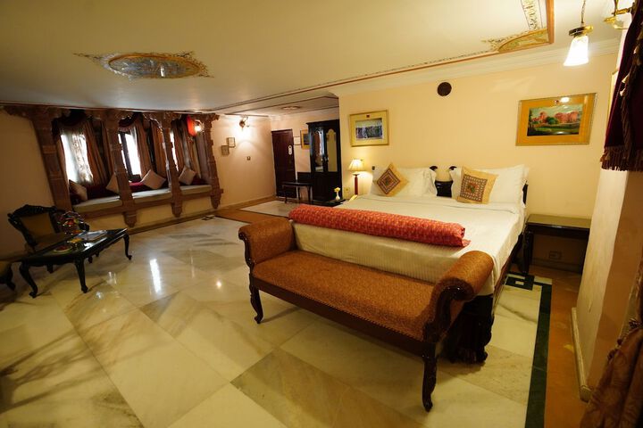 Room 12 of 50