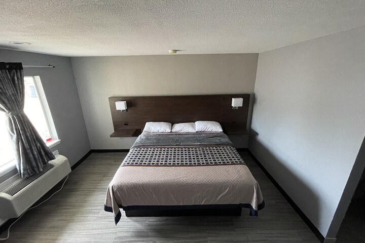 Room 26 of 42