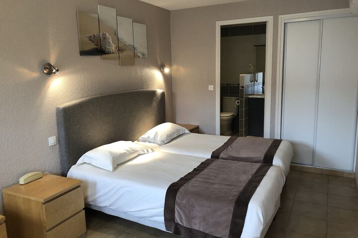 Room 14 of 40