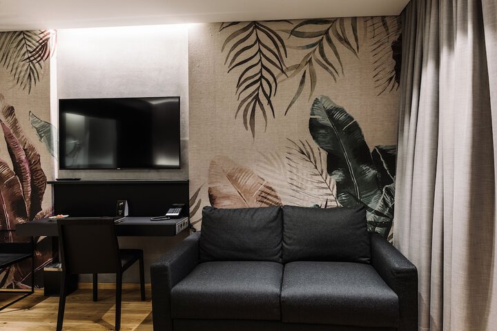 Room 21 of 53