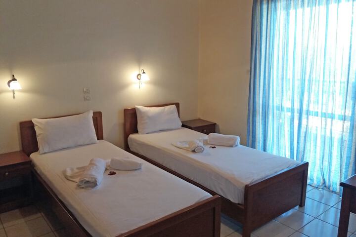Room 3 of 59