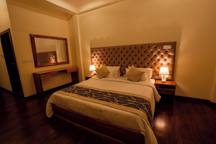 Room 4 of 15