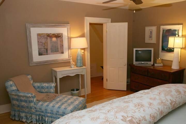 Room 13 of 48