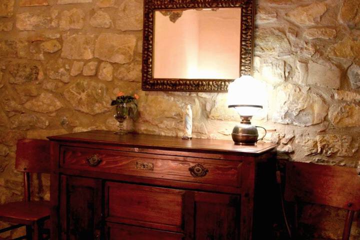 Room 11 of 20