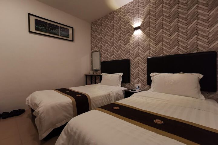 Room 15 of 74