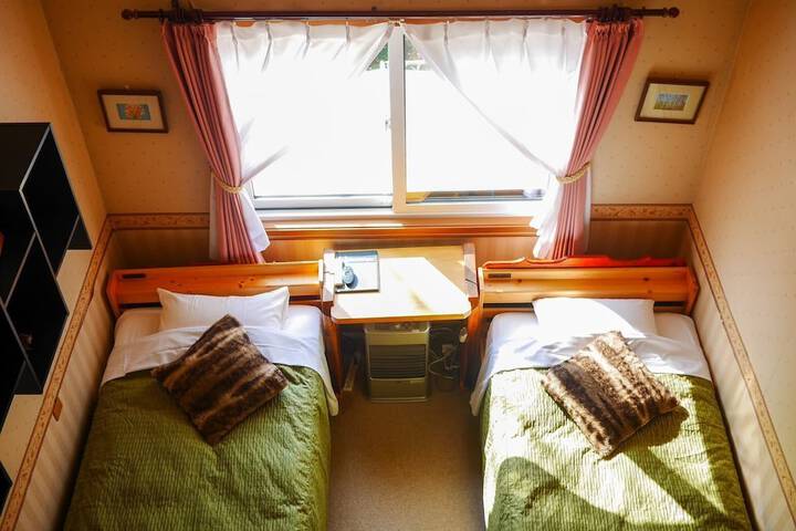 Room 20 of 258