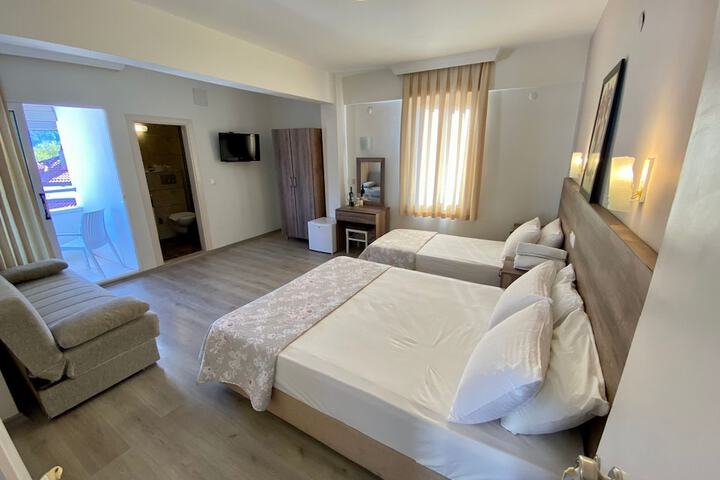 Room 9 of 49