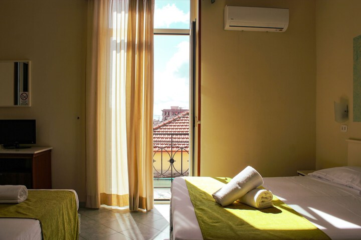 Room 15 of 79