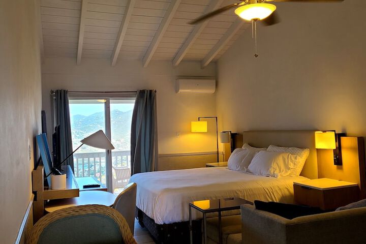 Room 6 of 111