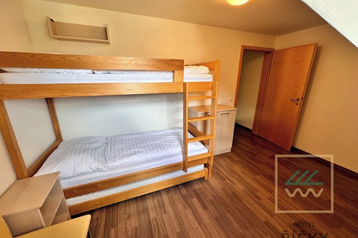 Room 92 of 194