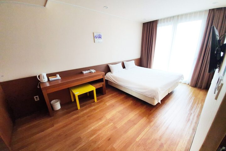 Room 26 of 58