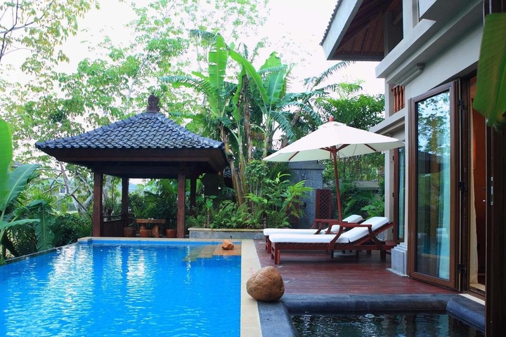 Pool 10 of 10