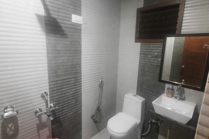 Room 6 of 6