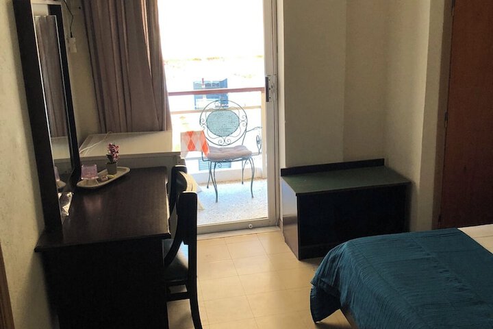 Room 22 of 38