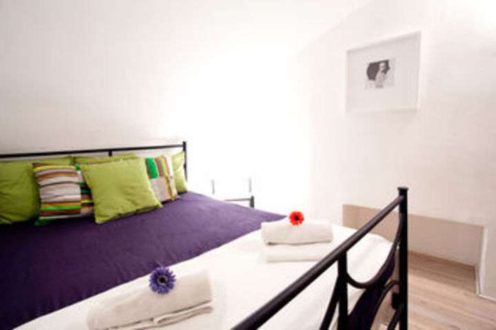 Room 6 of 25