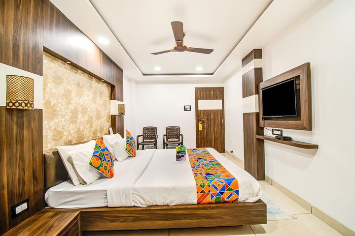 Room 10 of 27
