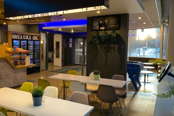 Guest Lobby