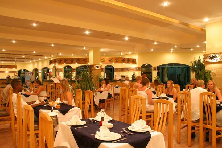 Dining 63 of 82