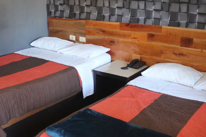 Room 4 of 14