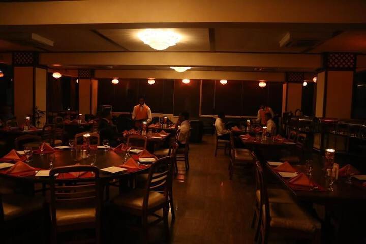 Dining 38 of 51