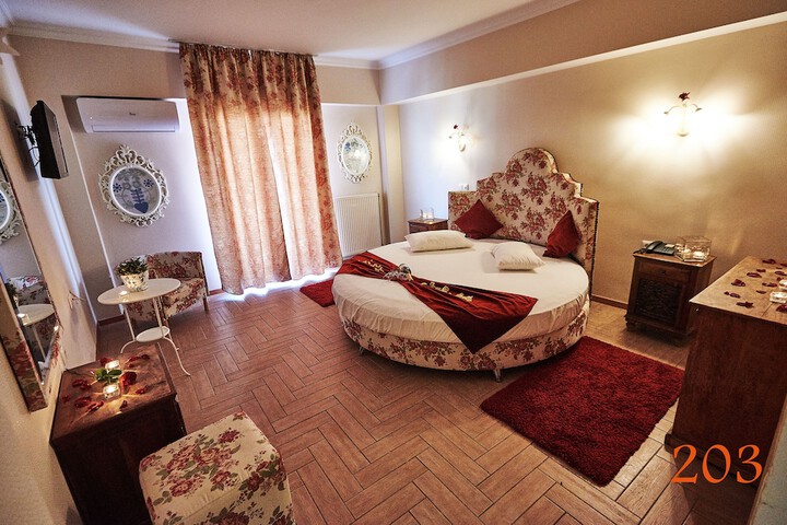 Room 21 of 33