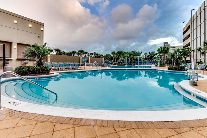 Pool 103 of 142