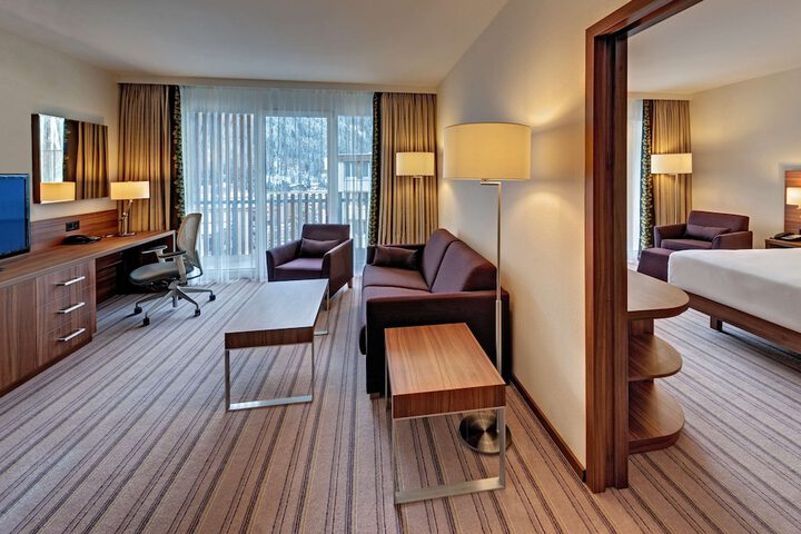Room 10 of 76
