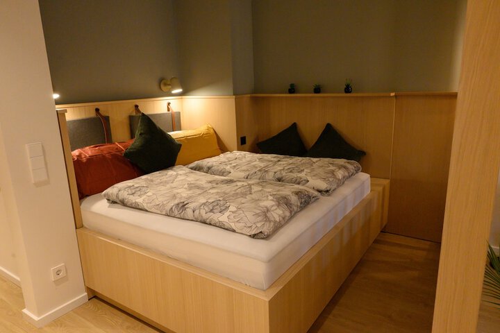 Room 14 of 64
