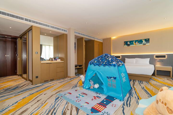 Room 15 of 86
