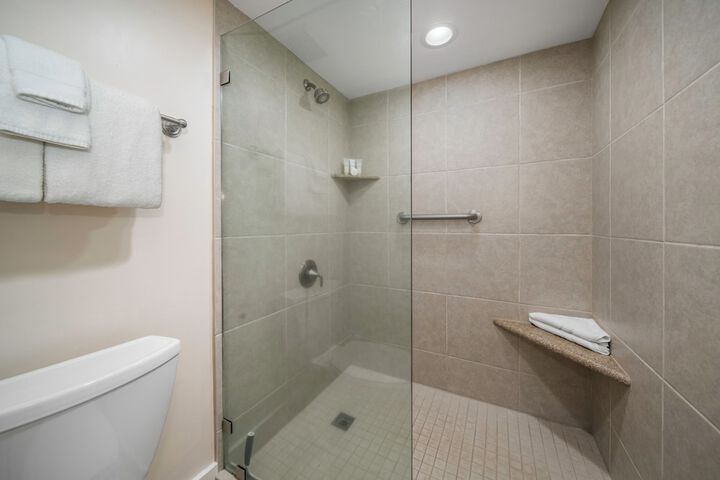 Room 200 of 235