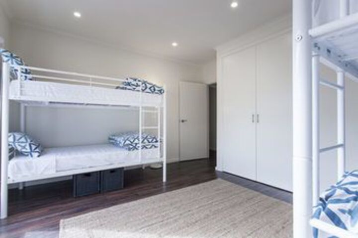 Room 4 of 15