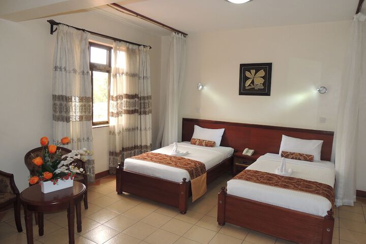 Room 9 of 12