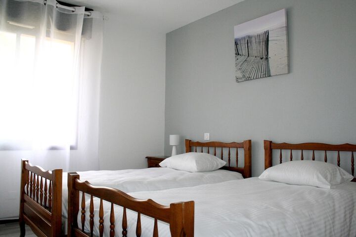 Room 6 of 25
