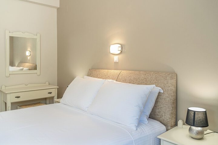 Room 26 of 243