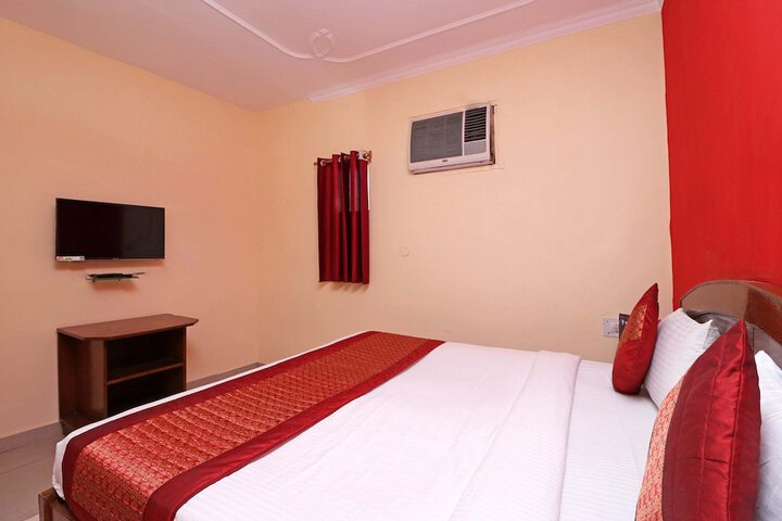 Room 12 of 34