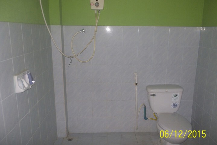 Room 4 of 128