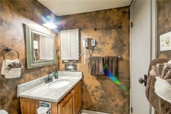 Room 4 of 30
