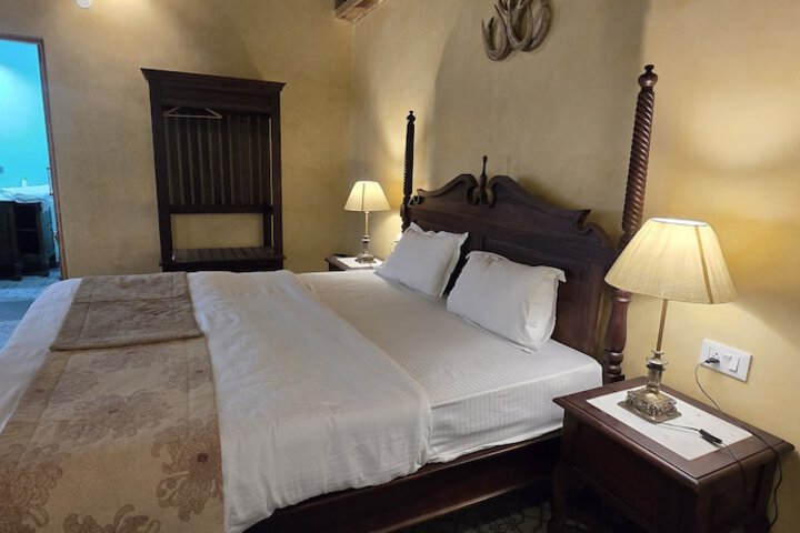 Room 28 of 70