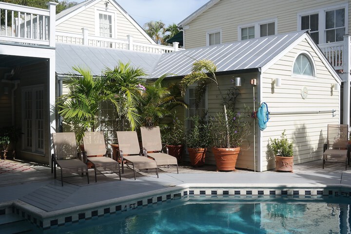 Hotel Pool