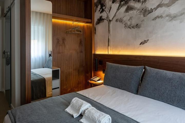 Room 2 of 29