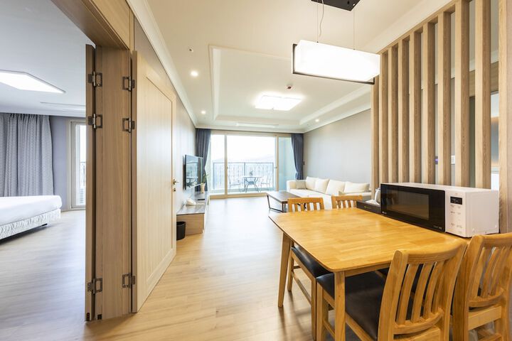 Room 15 of 80