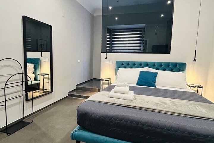 Room 14 of 28