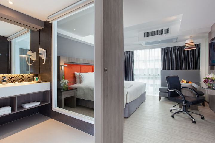 Room 15 of 61